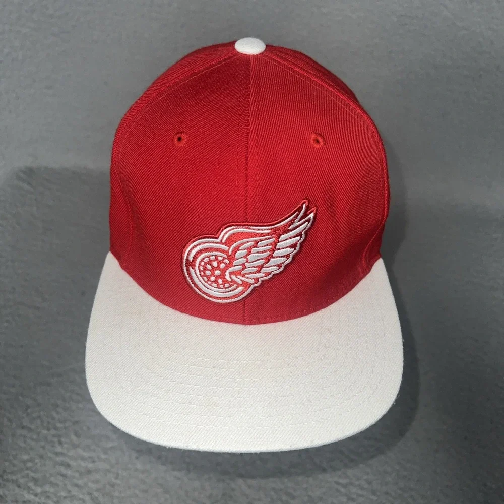 Mitchell & Ness Detroit Red Wings Cap Red White Embroider Logo Snapback Hat NHL